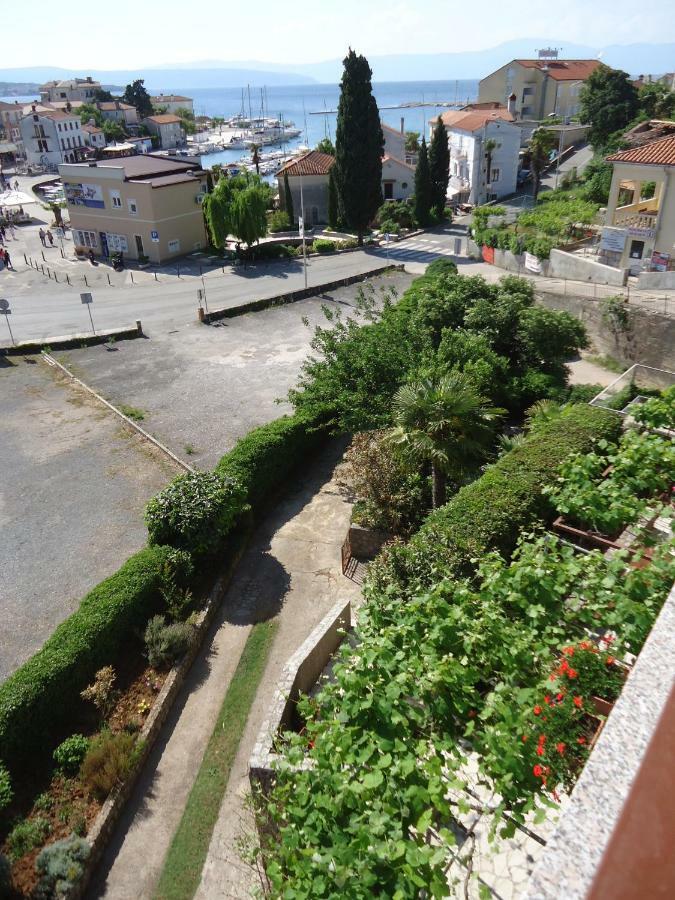 Apartments Matuc Malinska Exterior foto